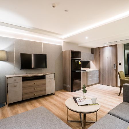 Citrus Suites Sukhumvit 6 By Compass Hospitality Bangkok Bagian luar foto