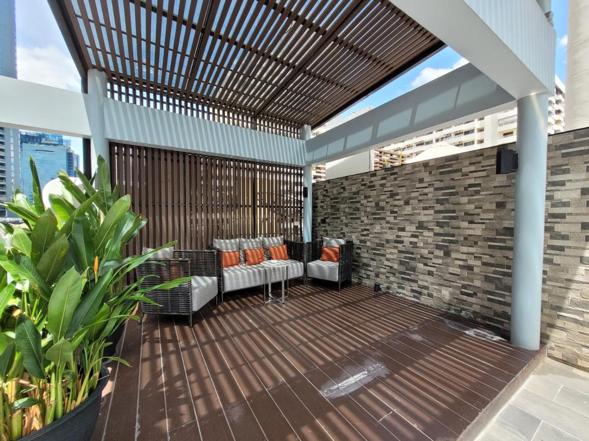 Citrus Suites Sukhumvit 6 By Compass Hospitality Bangkok Bagian luar foto