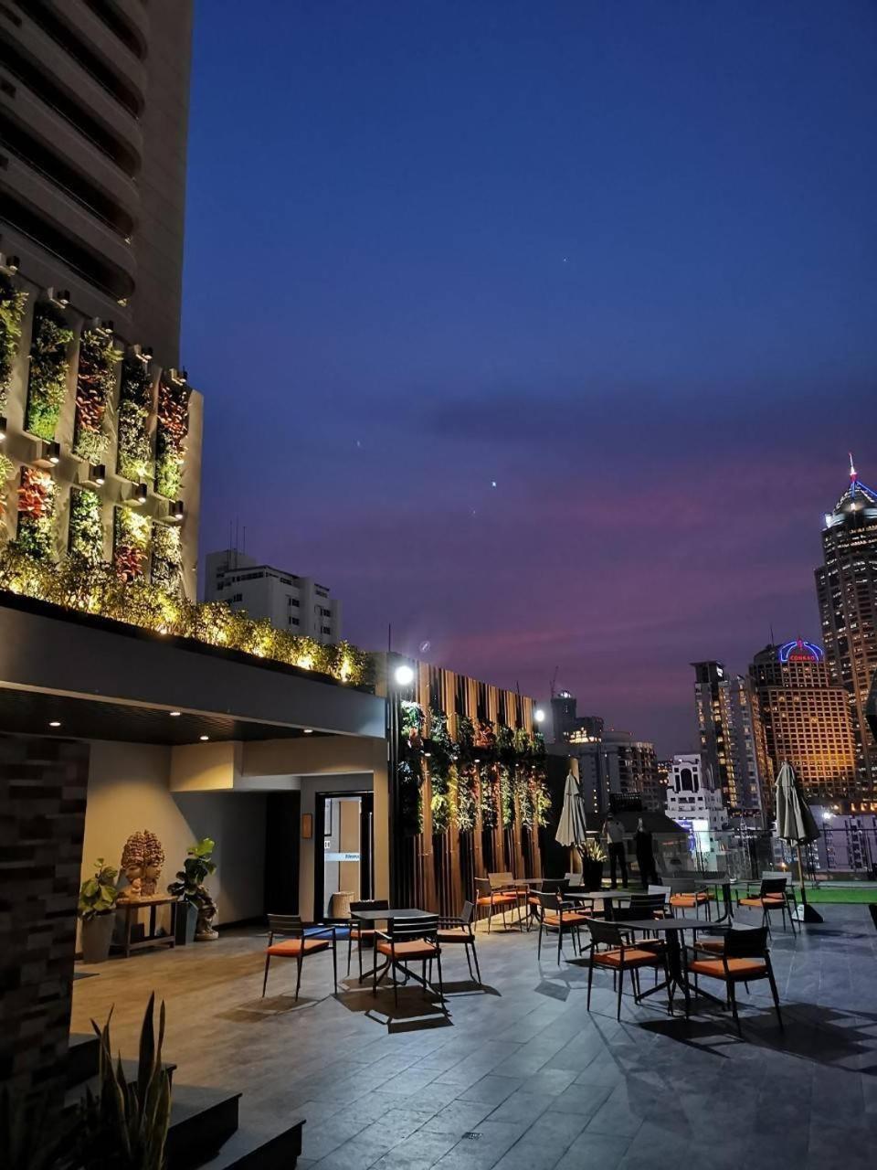 Citrus Suites Sukhumvit 6 By Compass Hospitality Bangkok Bagian luar foto