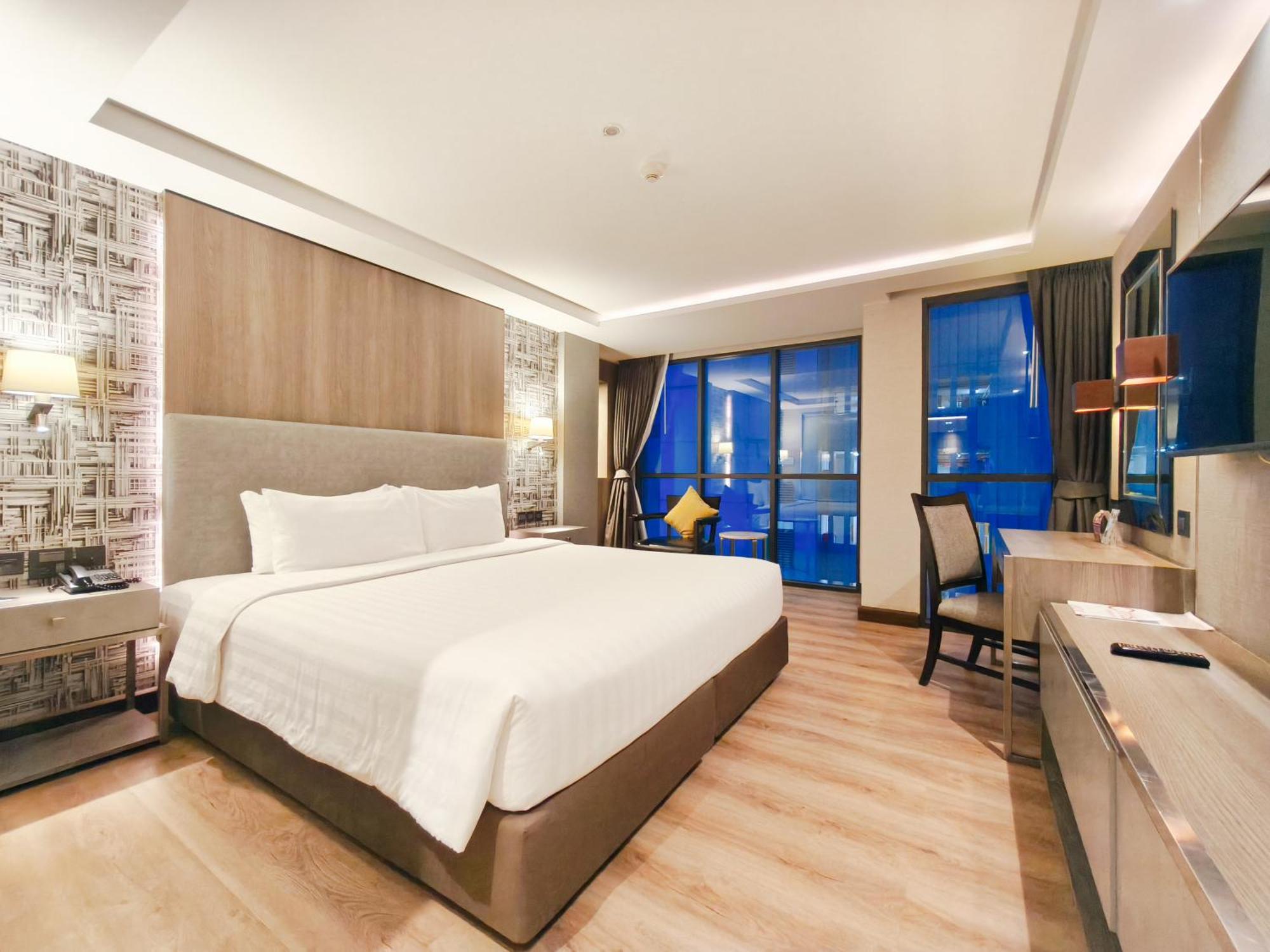 Citrus Suites Sukhumvit 6 By Compass Hospitality Bangkok Bagian luar foto