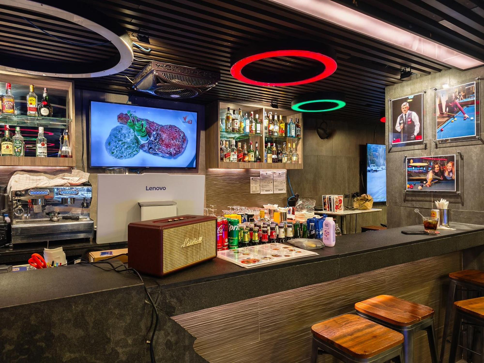 Citrus Suites Sukhumvit 6 By Compass Hospitality Bangkok Bagian luar foto